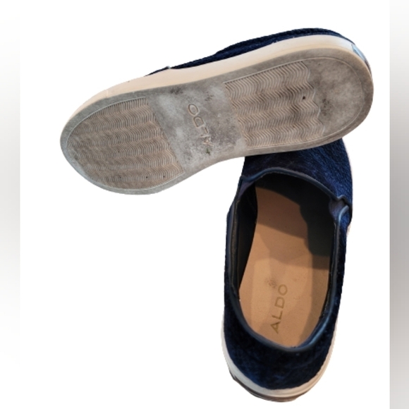 ALDO Navy Blue Velvet Croc Pattern Slip On Casual Sneakers, Size 8.5 - Picture 5 of 7